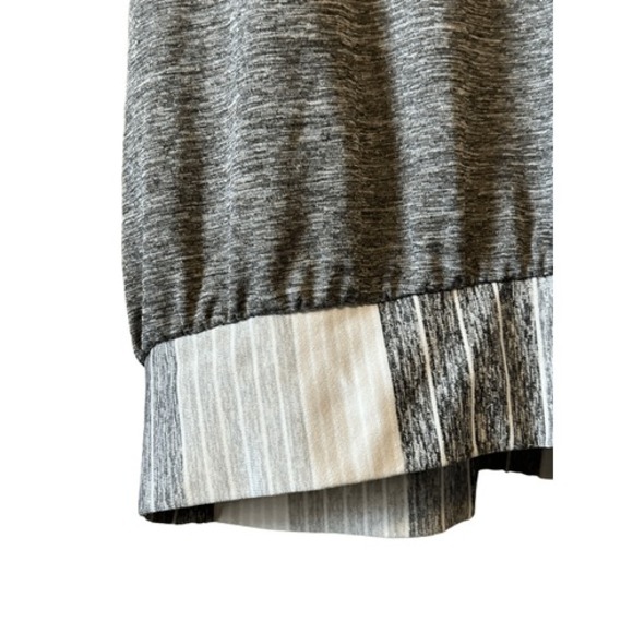 Nike Women's Activewear Tank Top‎ Gray Striped Racerback Layered Athletic - Picture 3 of 7